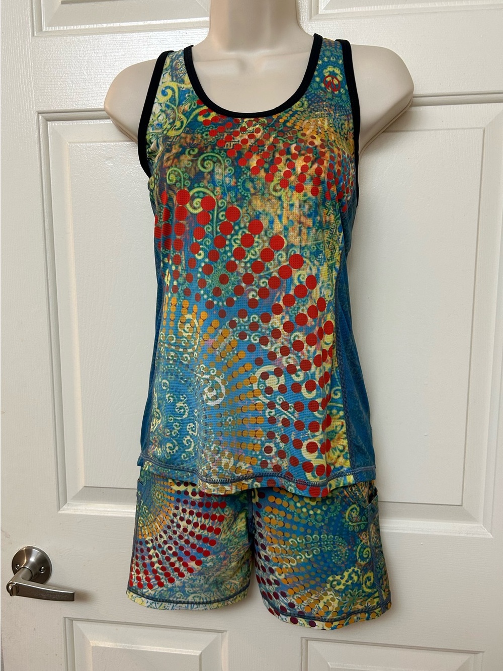 INKnBURN Women’s Running Tank & Shorts Set Small